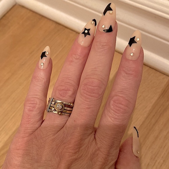 ✅Stacked silver (925) & plated rings w/ centre flower & pink CZ stone. 🌸 - Picture 2 of 8